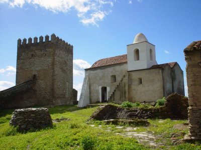 Igreja dentro do Castelo de Noudar, Barrancos - foto de Ana Ferreira