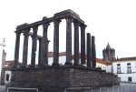 Templo romano, Évora - foto de Ana Fereira, 1999