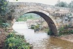 Ponte sobre a ribeira de Linhares, Mesquitela, Celorico da Beira - foto de Ana Ferreira, 2000